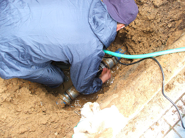 埋設給水管漏れ修繕